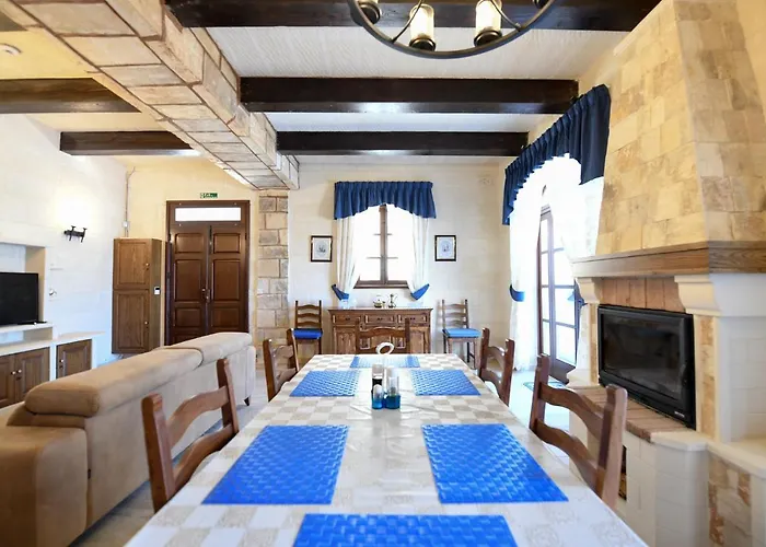 Ir- Razzett T'indri Вилла *