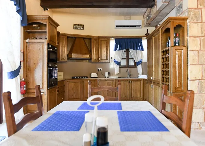 Ir- Razzett T'indri Villa